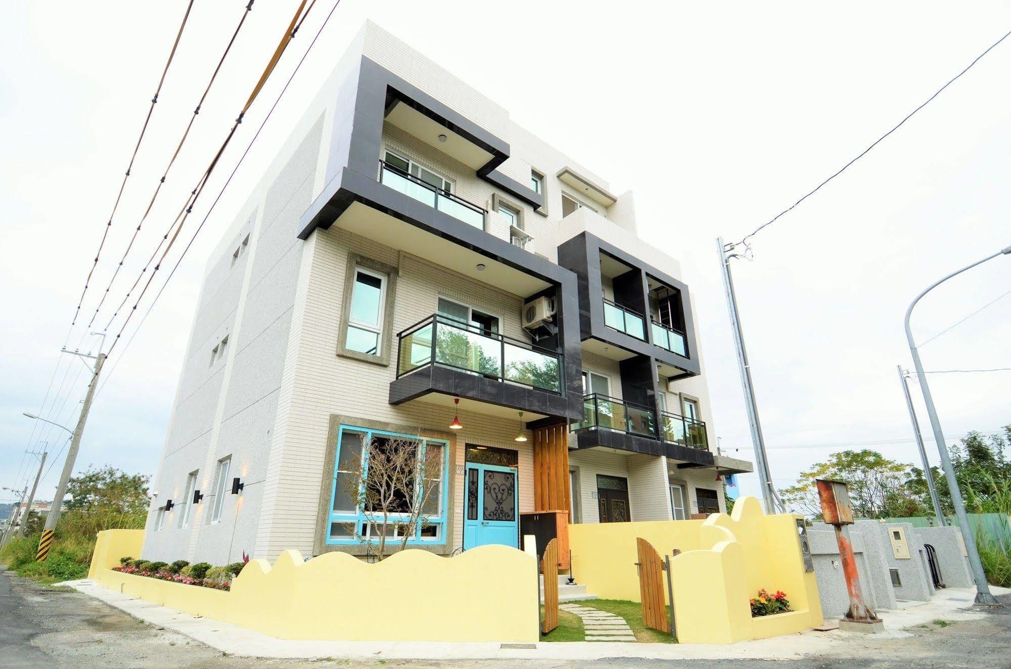 艾希兒民宿 I'M Here Hostel L小家庭包棟首選l台東火車站l背包單人 T'ai-tung Exterior foto